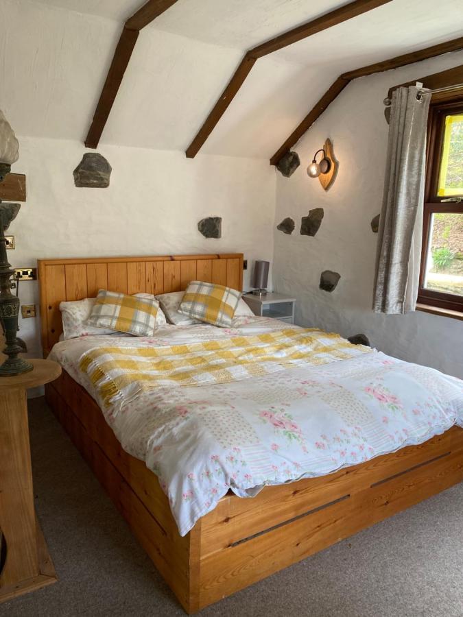 Beautiful Secluded Farmhouse With Hot Tub Villa Бармут Екстериор снимка